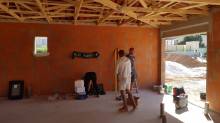 Préparation du chantier pour le remplacement des menuiseries par APS Fermetures dans une villa à Meyreuil