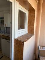 Porte fenêtre PVC ouvrant à la française SCHUCO + fenêtre abattant  sur mesure posé en rénovation par APS Fermetures à Marseille, la Graniere, 13015
