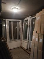 Atelier de stockage de menuiseries chez APS Fermetures à Marseille, 13015. 